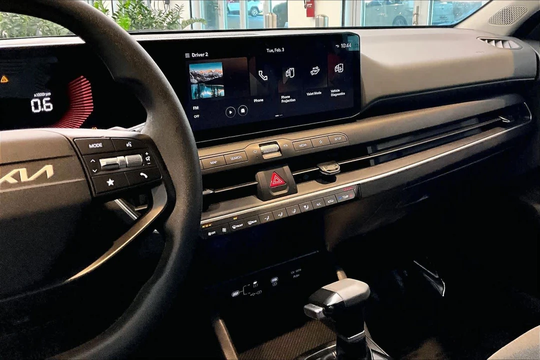 2025 Kia K4 - Image 7 of 12