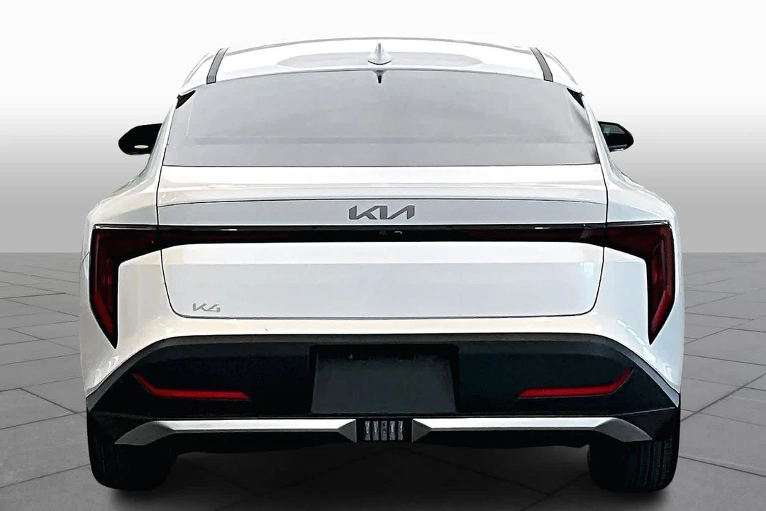 2025 Kia K4 - Image 5 of 12