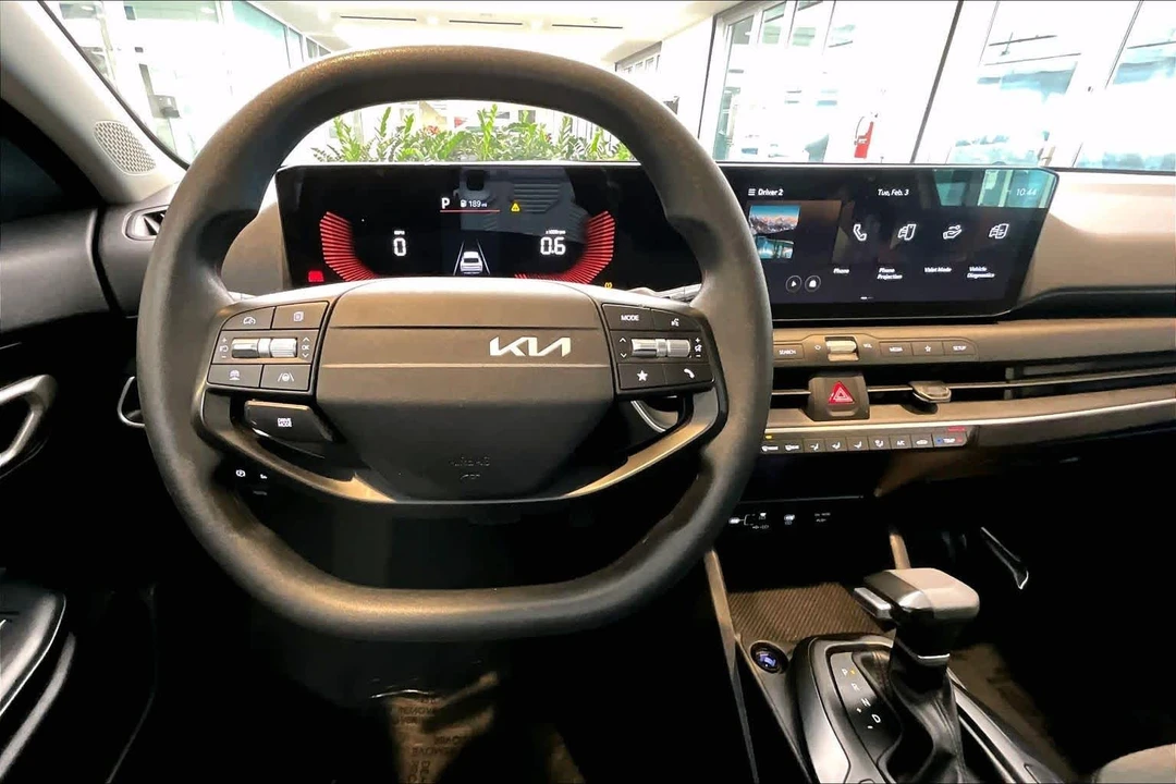2025 Kia K4 - Image 6 of 12