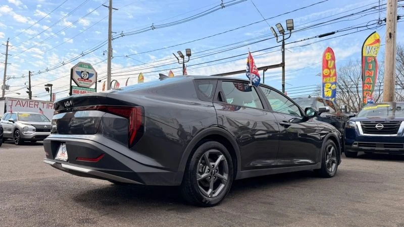 2025 Kia K4 - Image 9 of 12