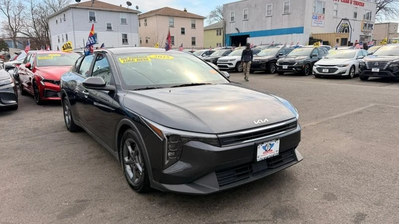 2025 Kia K4 - Image 2 of 12