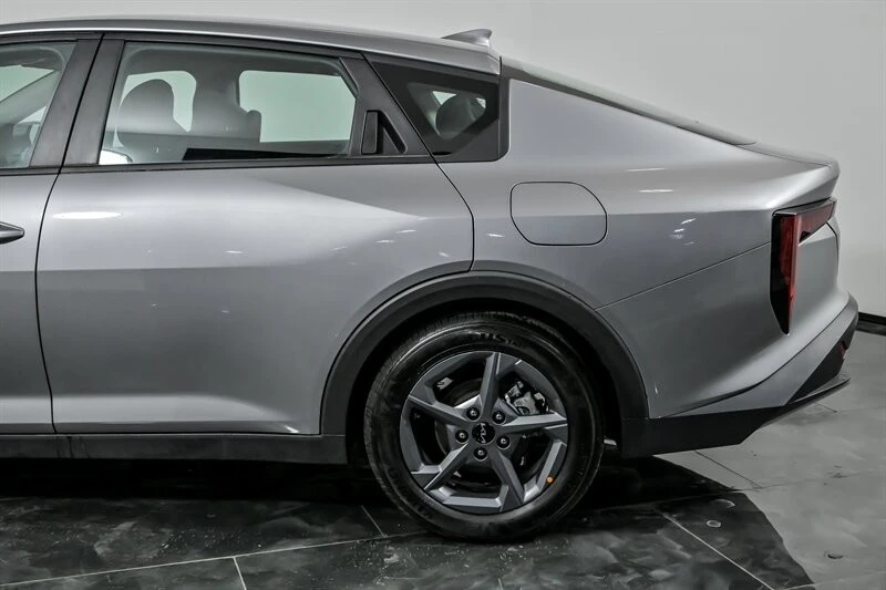 2025 Kia K4 - Image 7 of 21