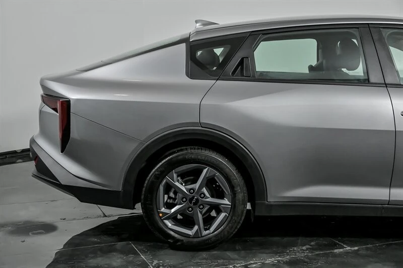 2025 Kia K4 - Image 11 of 21