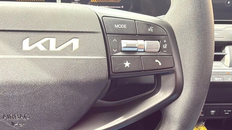 2025 Kia K4 - Image 11 of 12