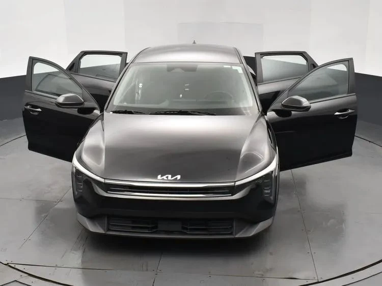 2025 Kia K4 - Image 10 of 12