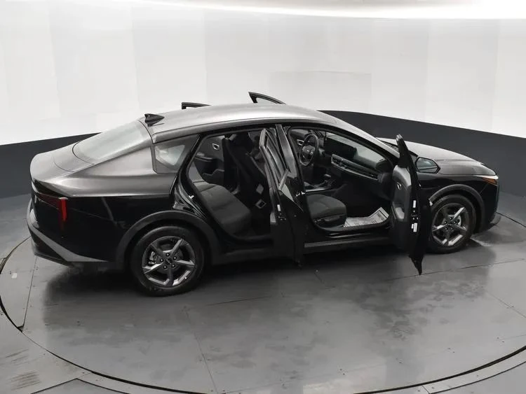 2025 Kia K4 - Image 6 of 12