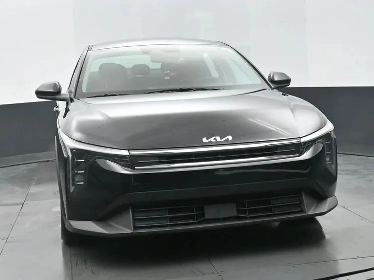 2025 Kia K4 - Image 3 of 12