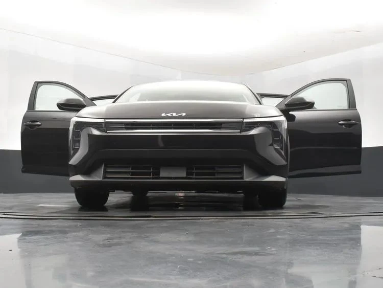 2025 Kia K4 - Image 11 of 12