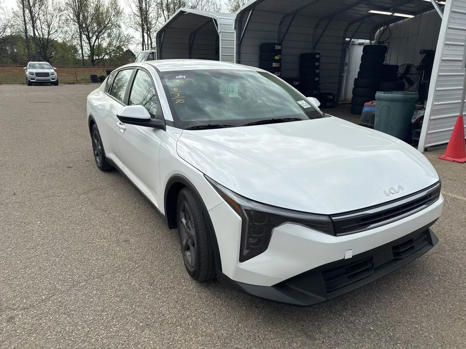 2025 Kia K4 - Image 4 of 7