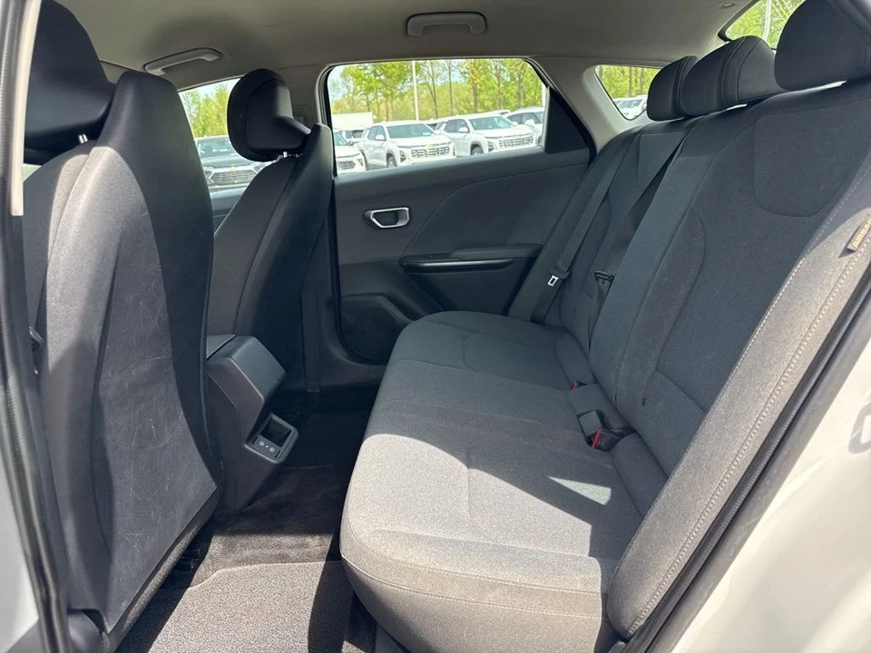 2025 Kia K4 - Image 10 of 21
