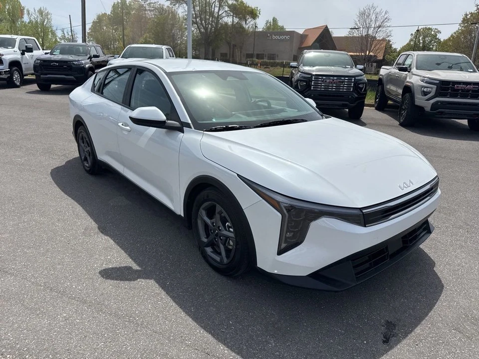 2025 Kia K4 - Image 7 of 21