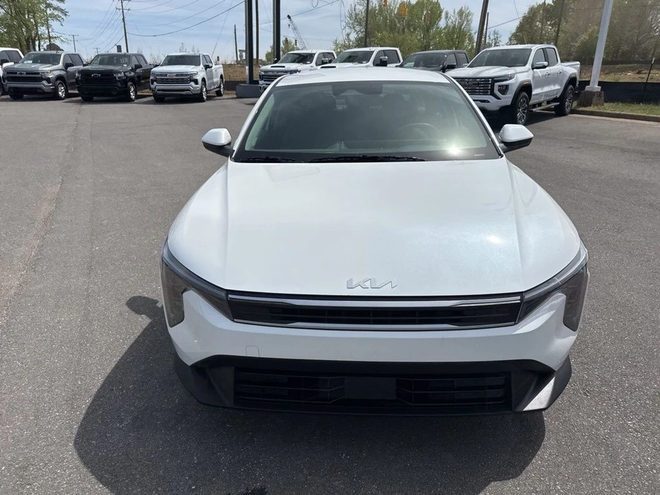 2025 Kia K4 - Image 8 of 21