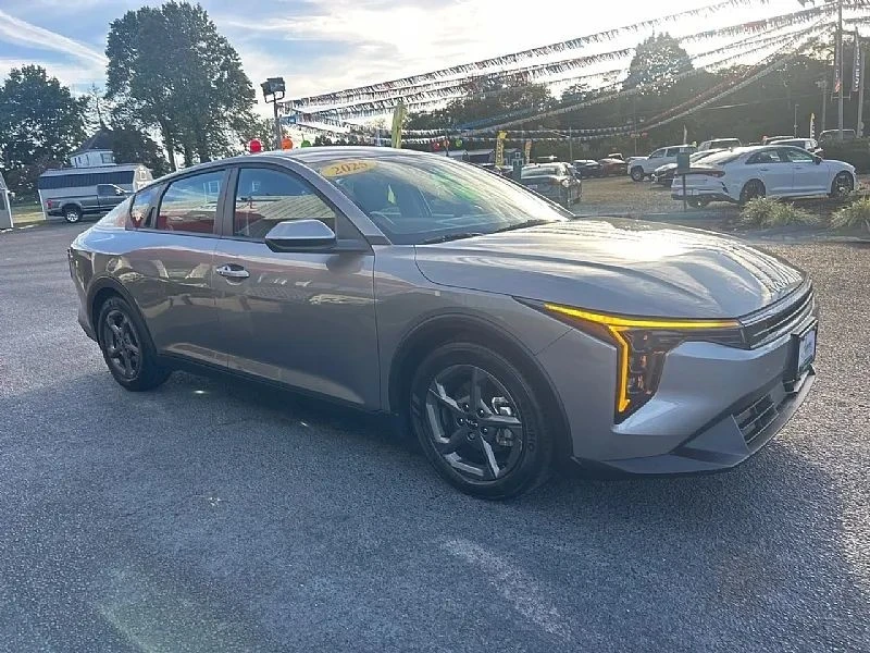 2025 Kia K4 - Image 2 of 12