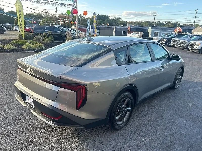 2025 Kia K4 - Image 3 of 12