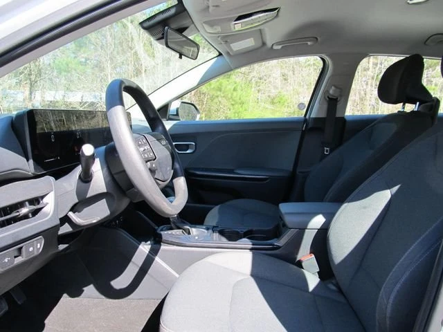 2025 Kia K4 - Image 6 of 11