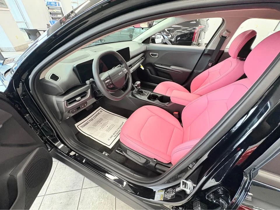 2025 Kia K4 - Image 2 of 4