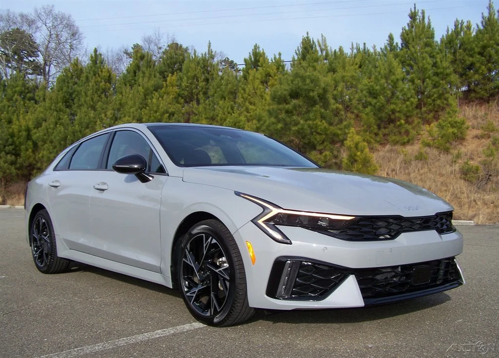 2025 Kia Optima/K5 - Image 3 of 12