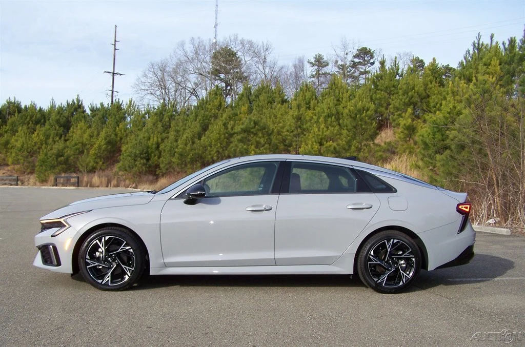 2025 Kia Optima/K5 - Image 7 of 12