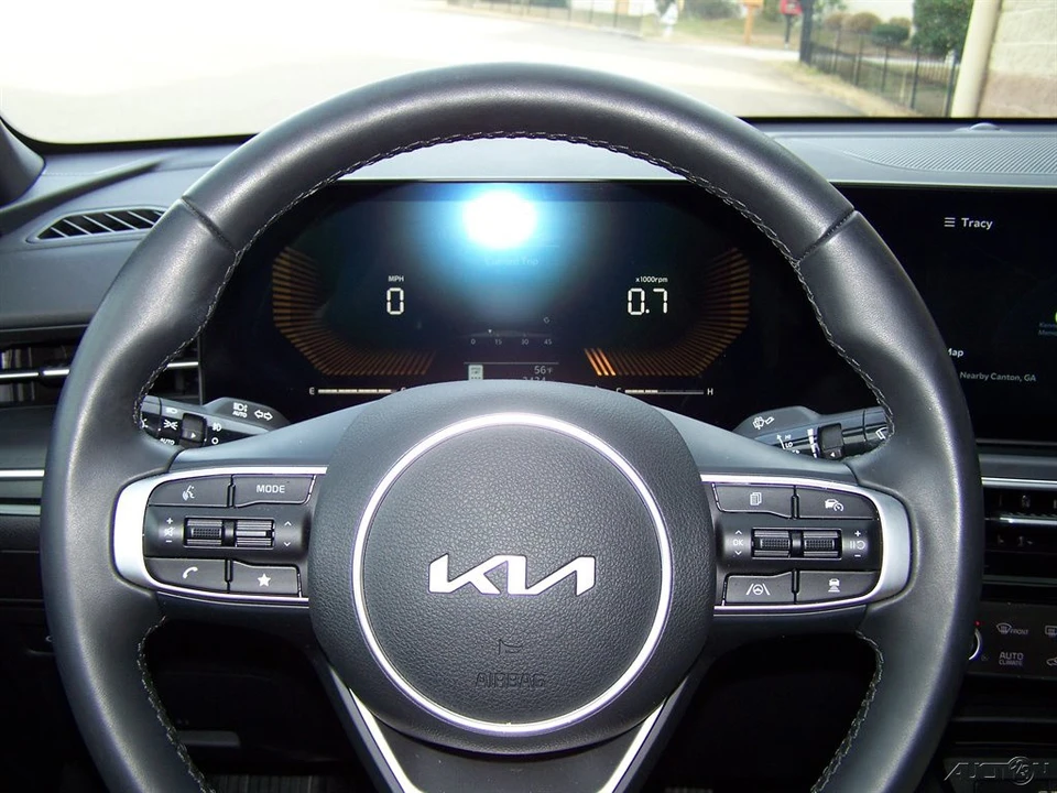 2025 Kia Optima/K5 - Image 10 of 12
