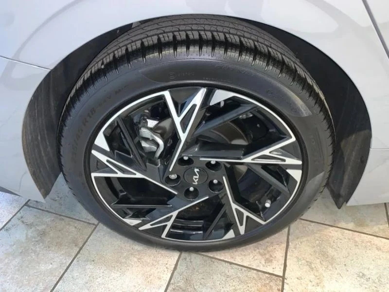 2025 Kia Optima/K5 - Image 10 of 12