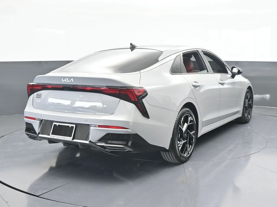 2025 Kia Optima/K5 - Image 5 of 12