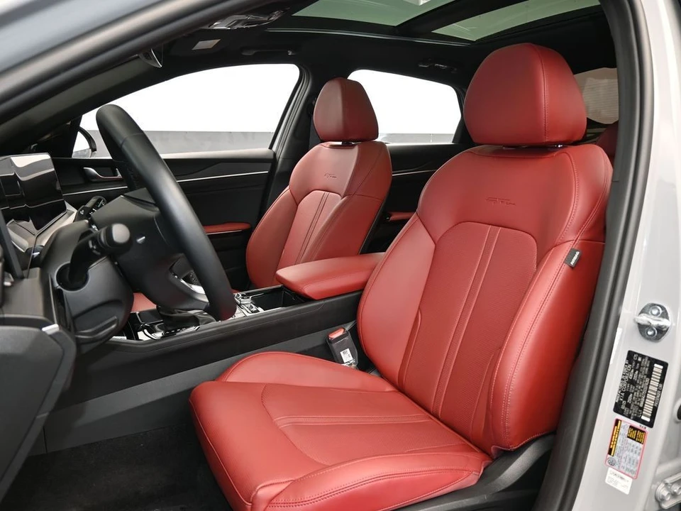 2025 Kia Optima/K5 - Image 10 of 12