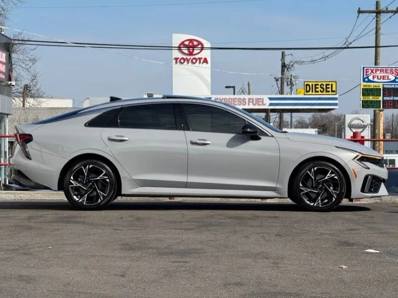 2025 Kia Optima/K5 - Image 4 of 12