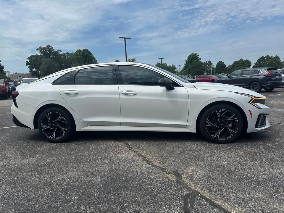 2025 Kia Optima/K5 - Image 9 of 11
