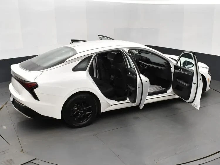 2025 Kia Optima/K5 - Image 6 of 12