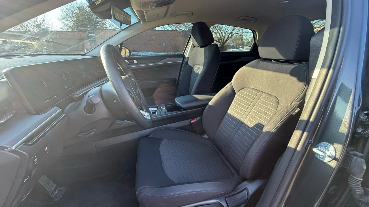 2025 Kia Optima/K5 - Image 10 of 21