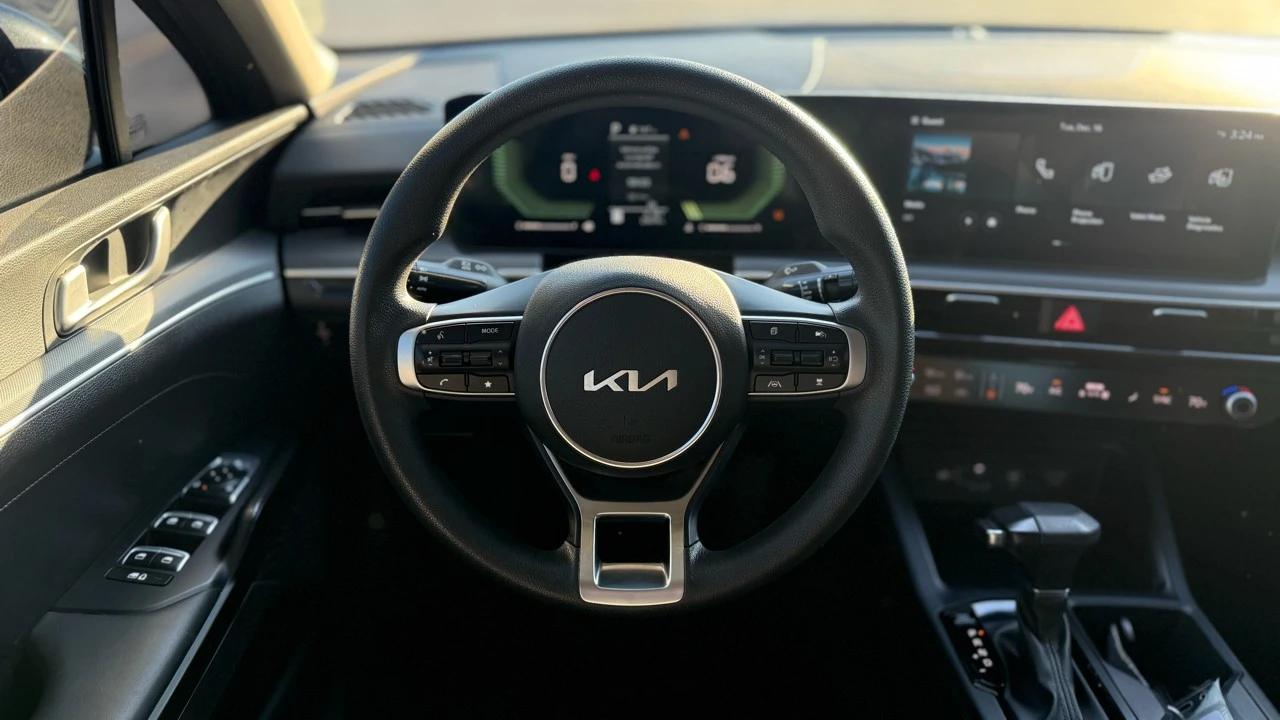 2025 Kia Optima/K5 - Image 14 of 21