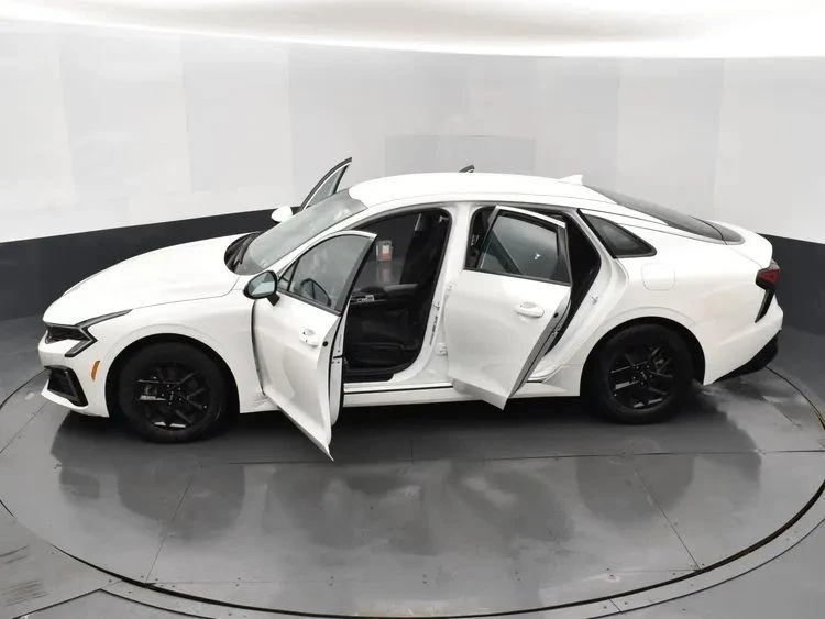 2025 Kia Optima/K5 - Image 7 of 12