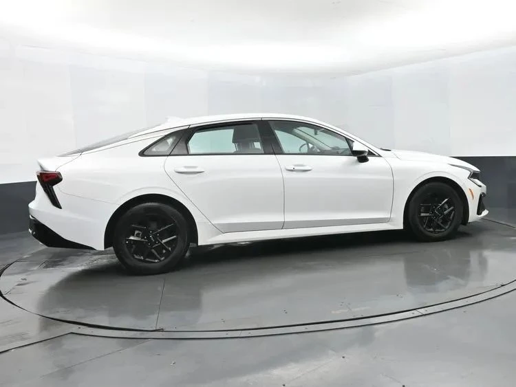 2025 Kia Optima/K5 - Image 4 of 12