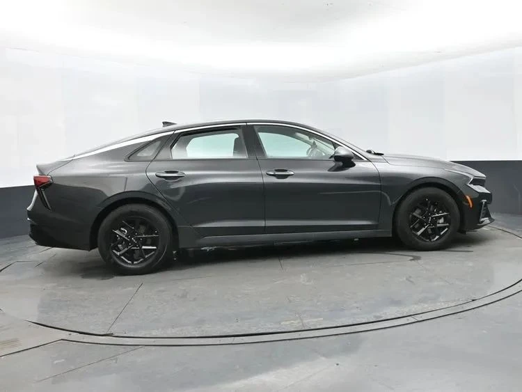 2025 Kia Optima/K5 - Image 4 of 12