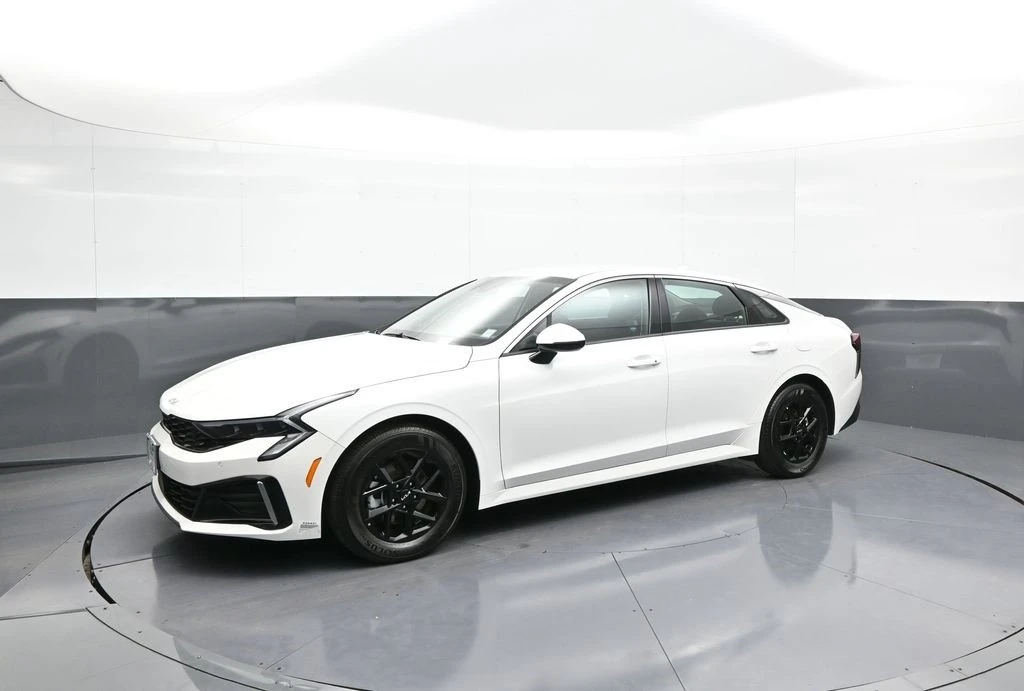 2025 Kia Optima/K5 - Image 10 of 21