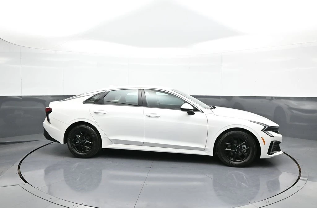 2025 Kia Optima/K5 - Image 5 of 21