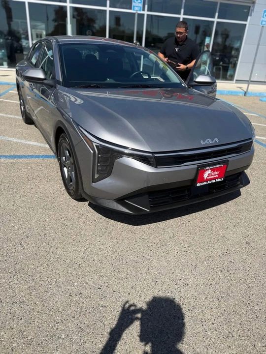 2025 Kia K4 - Image 3 of 8