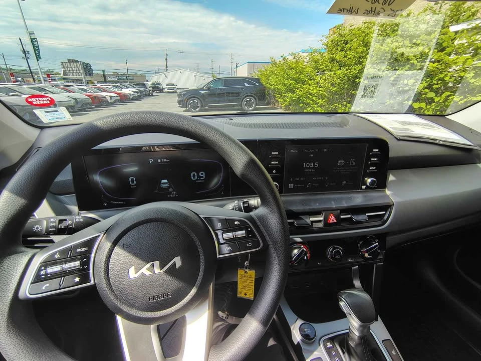 2025 Kia Seltos - Image 10 of 10
