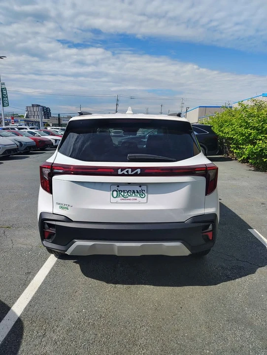 2025 Kia Seltos - Image 5 of 10