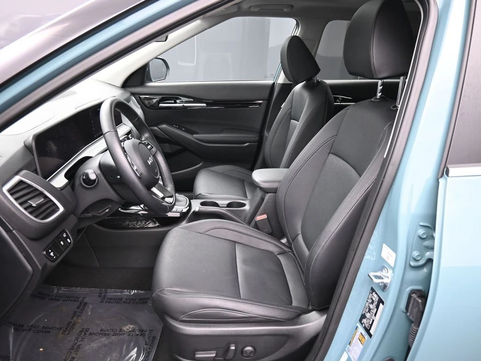 2025 Kia Seltos - Image 19 of 21
