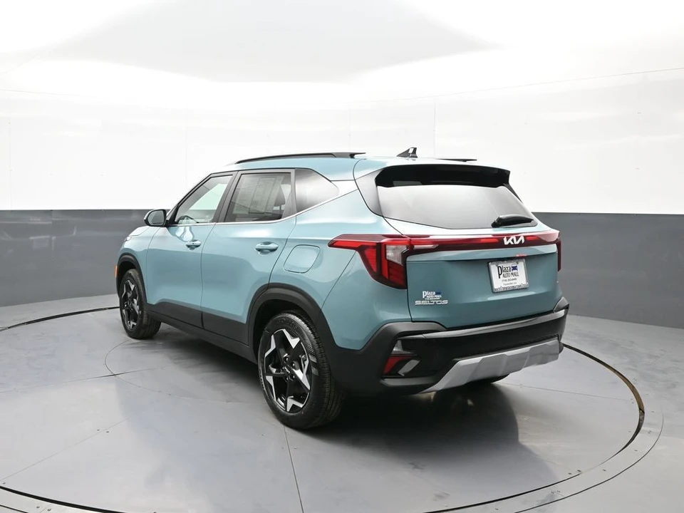 2025 Kia Seltos - Image 8 of 21