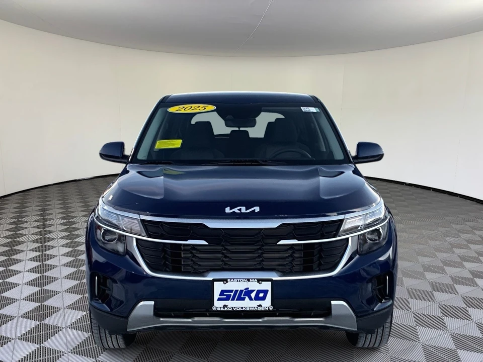 2025 Kia Seltos - Image 2 of 21