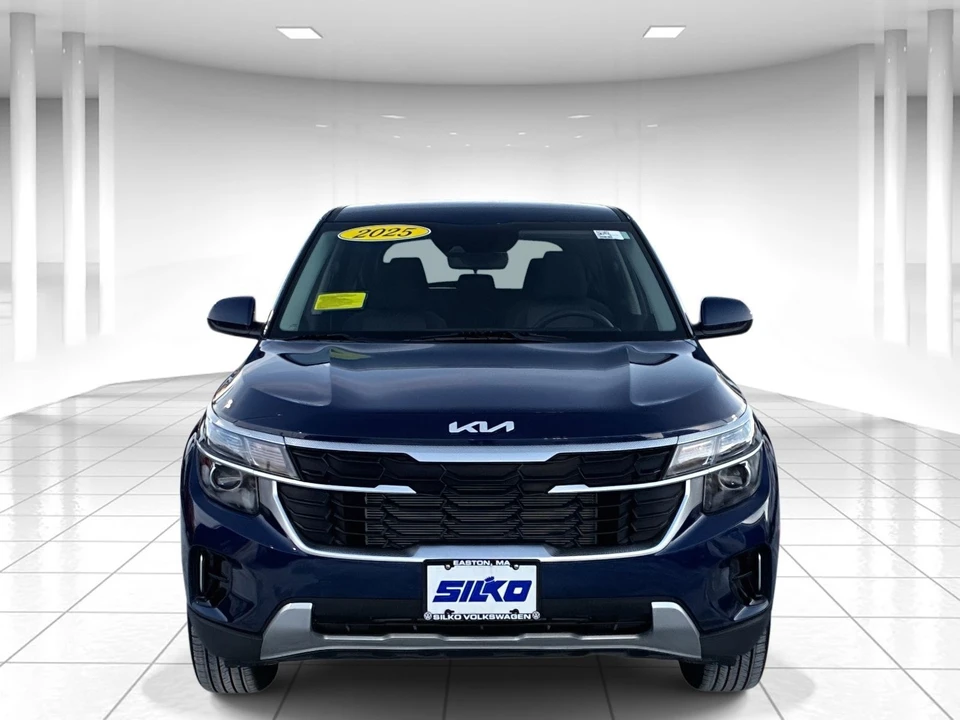 2025 Kia Seltos - Image 2 of 21