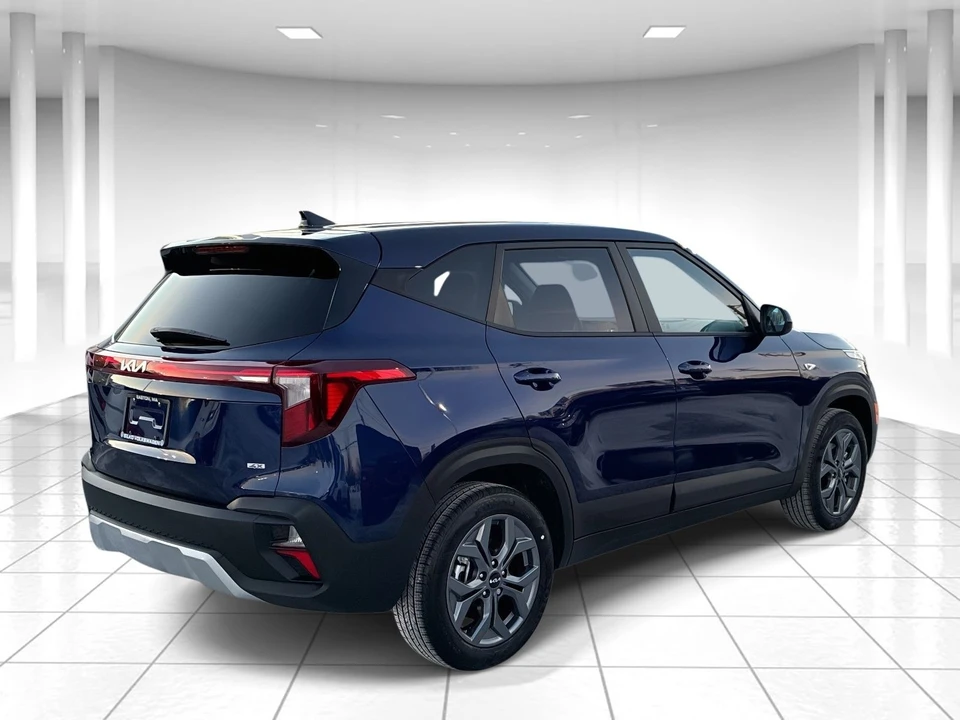 2025 Kia Seltos - Image 5 of 21