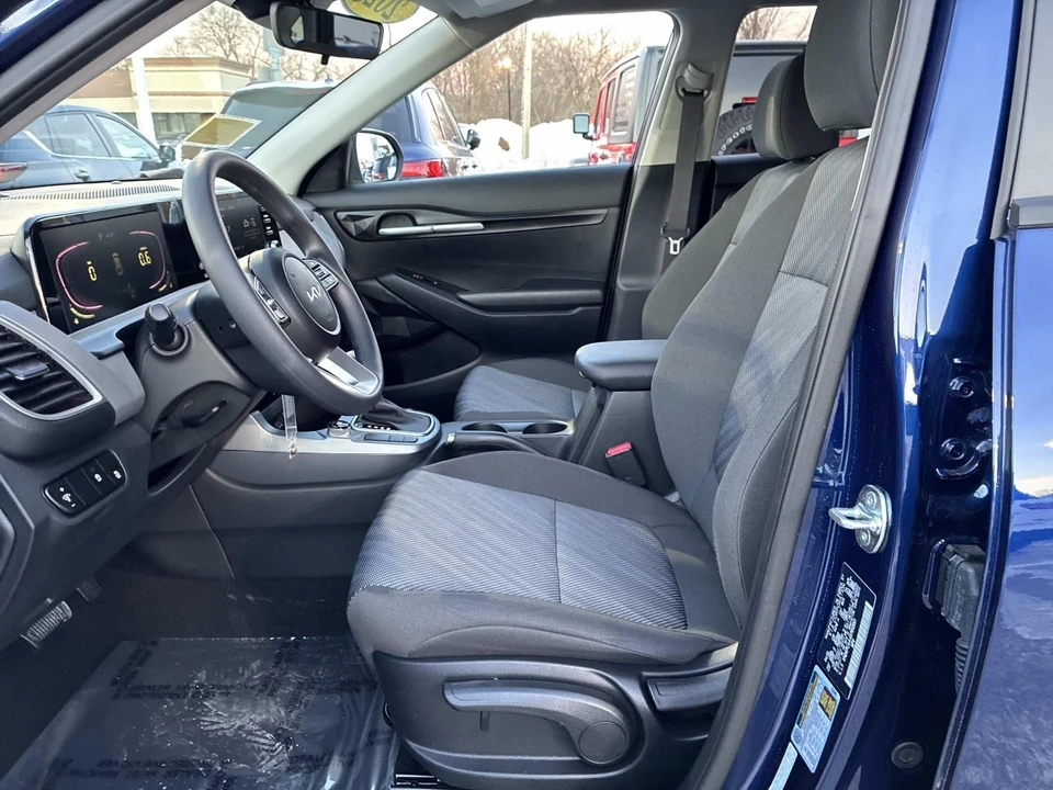 2025 Kia Seltos - Image 18 of 21