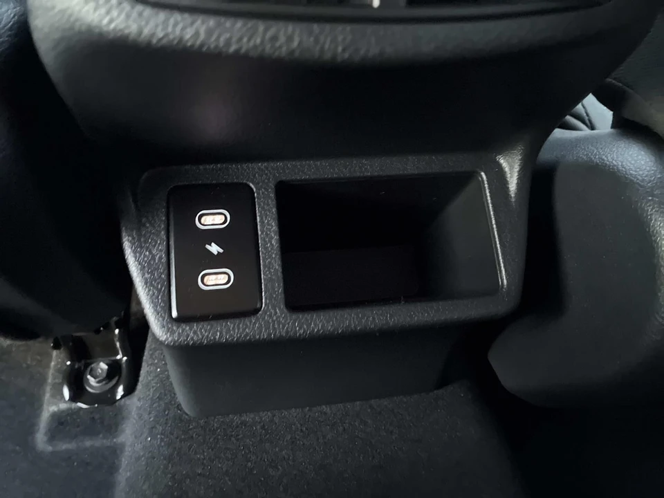 2025 Kia Seltos - Image 13 of 21