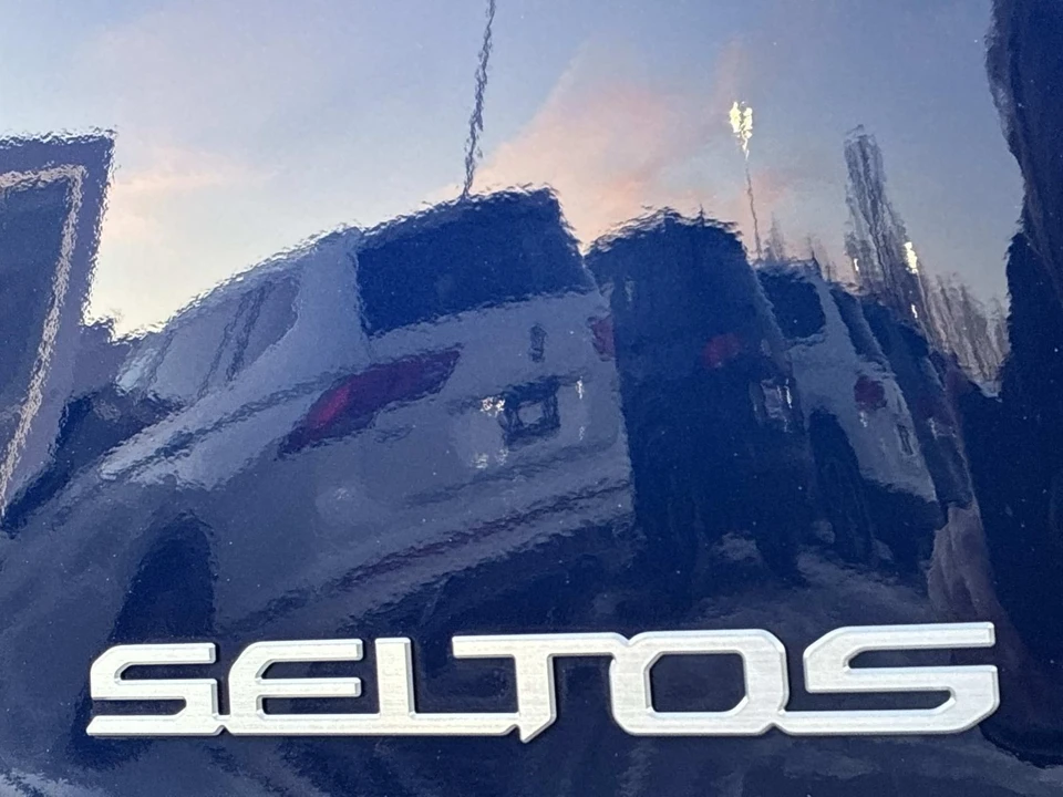 2025 Kia Seltos - Image 10 of 21