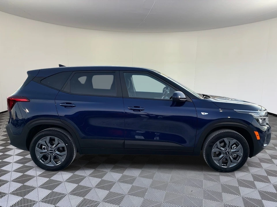 2025 Kia Seltos - Image 6 of 21