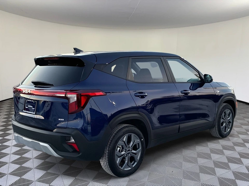 2025 Kia Seltos - Image 5 of 21