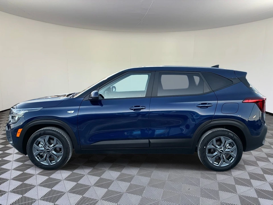 2025 Kia Seltos - Image 4 of 21